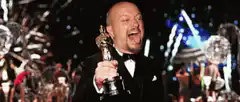 Kevin Smith screaming with Oscar