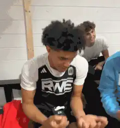 RWE jersey guy counting 6 7