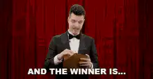 Duncan Laurence announces winner