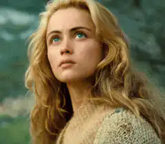 Arya Stark looking up with wonder