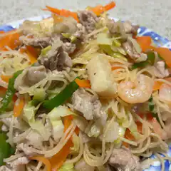stir-fried noodles with shrimp and pork