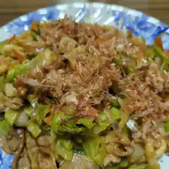 stir-fried noodles with bonito flakes