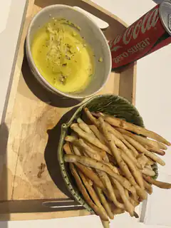 breadsticks with dip and coca cola zero sugar