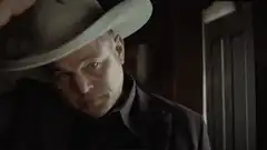 Leonardo DiCaprio removes hat