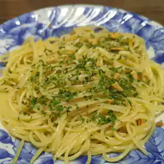 Spaghetti with garlic and parsley