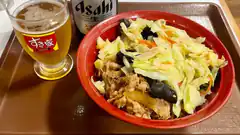 Sukiya beef bowl with beer