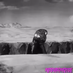 Alien lands and woman screams