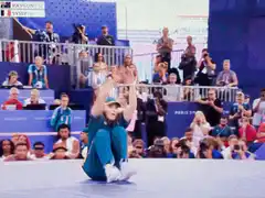 Breakdancer falls during routine