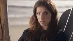 Anna Kendrick confused face