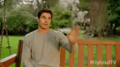 Man on bench gives five stars