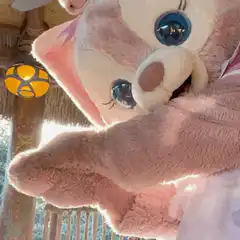 LinaBell waving hand