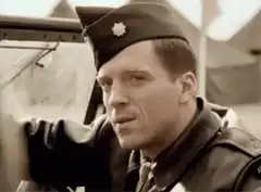 Damian Lewis saluting