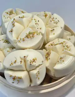steamed buns with osmanthus