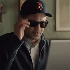 Matt Murdock takes off sunglasses