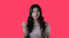 Woman reacts to 5 minutes