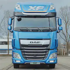 Blue DAF XF truck headlights flash