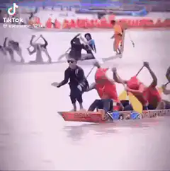 kid dancing on dragon boat