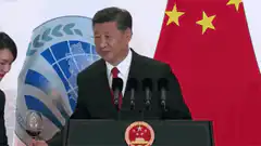 Xi Jinping raises wine glass