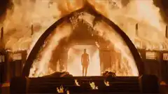 Daenerys walks out of burning palace