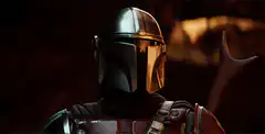 The Mandalorian turns his head