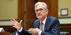 Jerome Powell speaking at a hearing