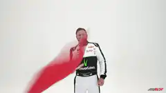 Kyle Busch waving red flag
