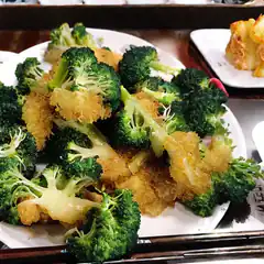 Fried broccoli with crispy batter