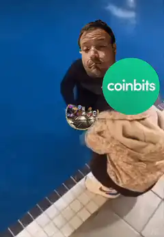 Man pushes woman into pool