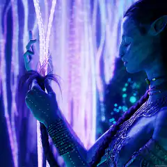Neytiri touches glowing plant