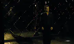 Arnold Schwarzenegger kicks mirror